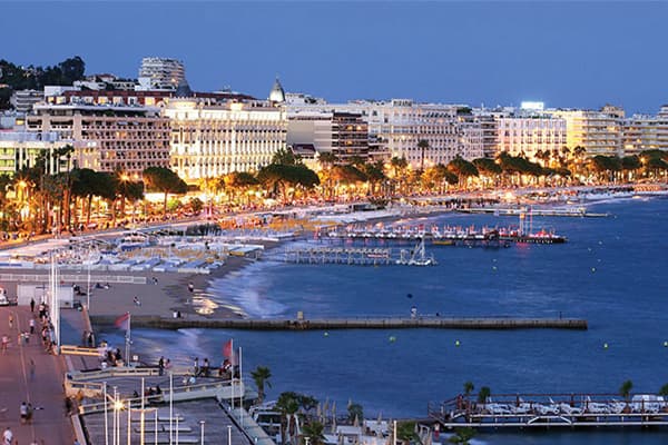 Transfert VTC Nice aéroport vers Cannes